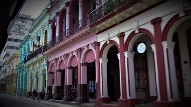 MAH03273_Moment_Moment (2)